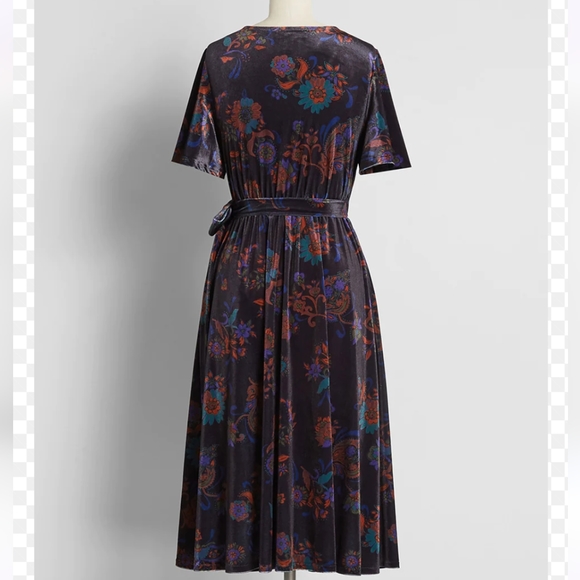 Modcloth Timeless Embrace Velvet Midi Dress - with pockets!!! - Picture 2 of 6
